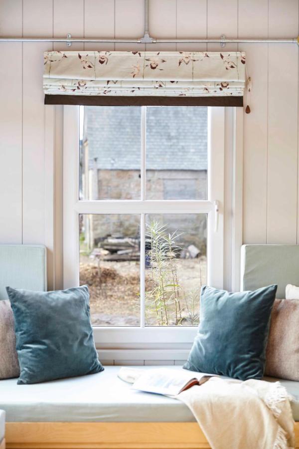 Aileen - Unique Tiny House With Wood Fired Roll Top Bath In Heart Of The Cairngorms Villa Ballater Exterior photo