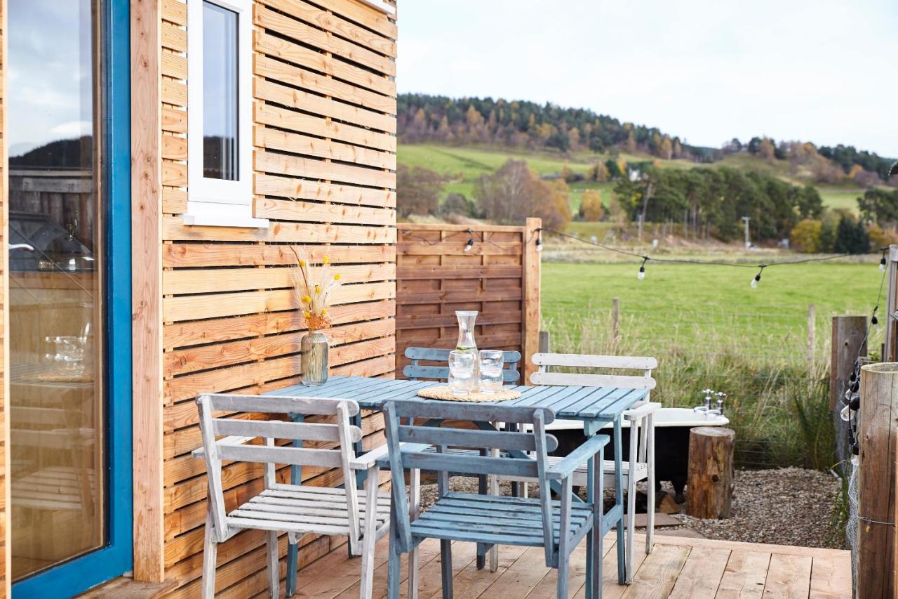 Aileen - Unique Tiny House With Wood Fired Roll Top Bath In Heart Of The Cairngorms Villa Ballater Exterior photo