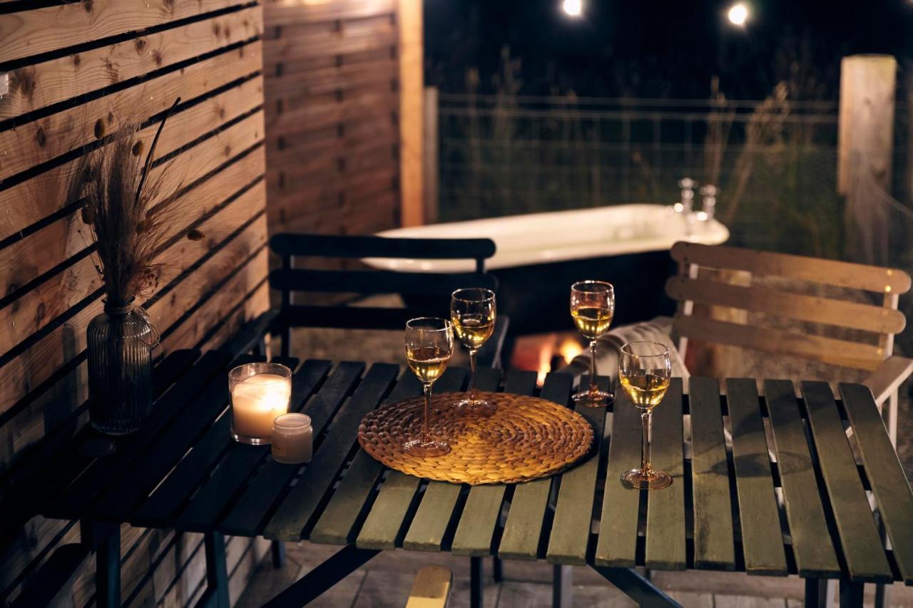 Aileen - Unique Tiny House With Wood Fired Roll Top Bath In Heart Of The Cairngorms Villa Ballater Exterior photo