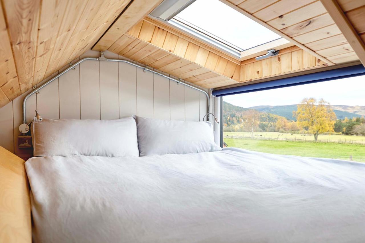 Aileen - Unique Tiny House With Wood Fired Roll Top Bath In Heart Of The Cairngorms Villa Ballater Exterior photo